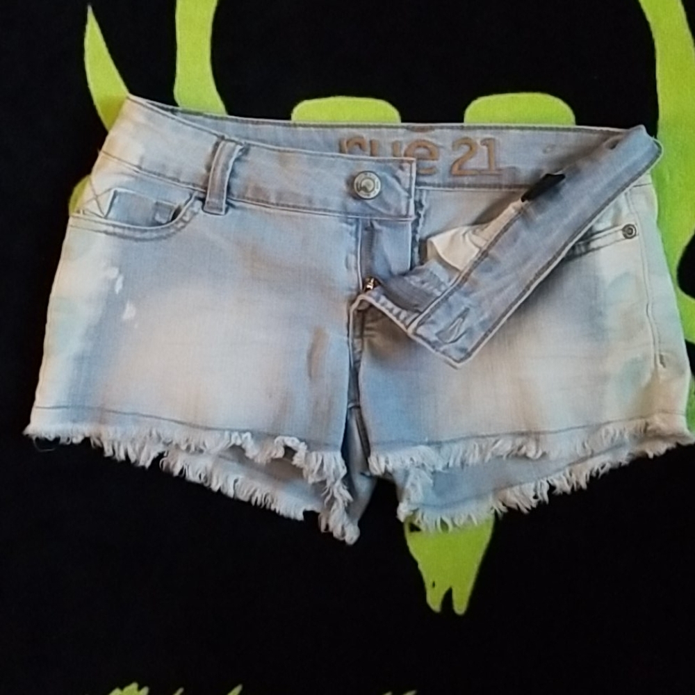 RUE21 - Picture 4 of 4